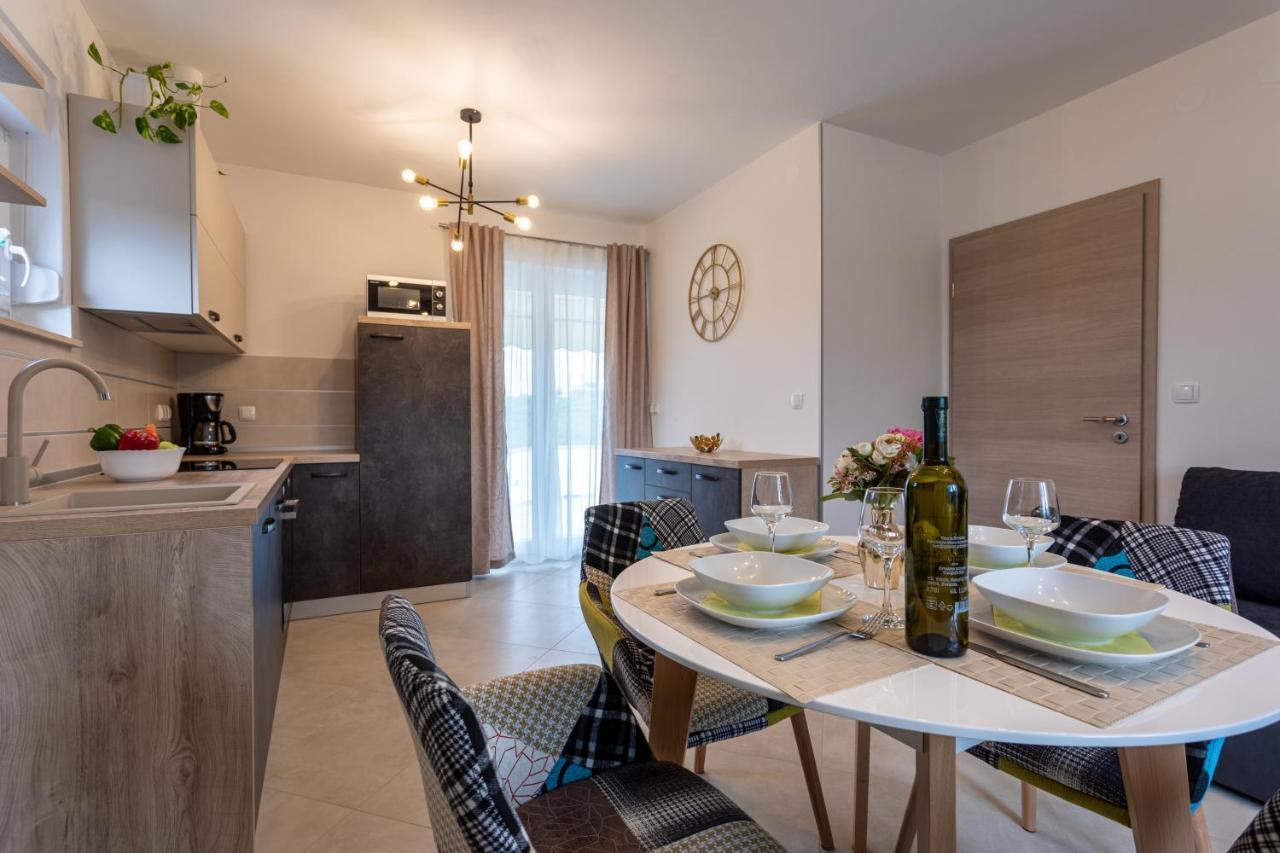 Apartment Ivan Sveti Ivan Dobrinjski Екстериор снимка